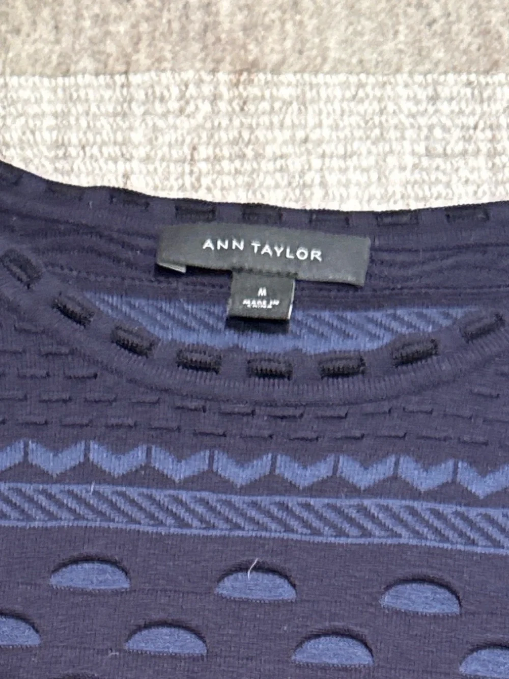 Ann Taylor Navy Patterned Sleeveless Knit Shell